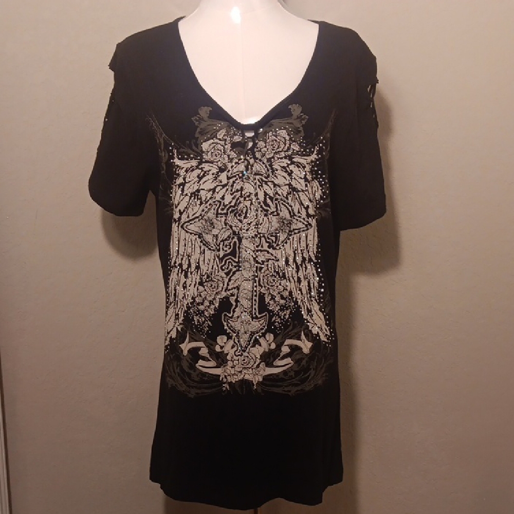 NWT. Platinum Plush 2 Sided Black Graphic Tee With Rhinestone W/ Lace-Up Detail - Picture 2 of 11